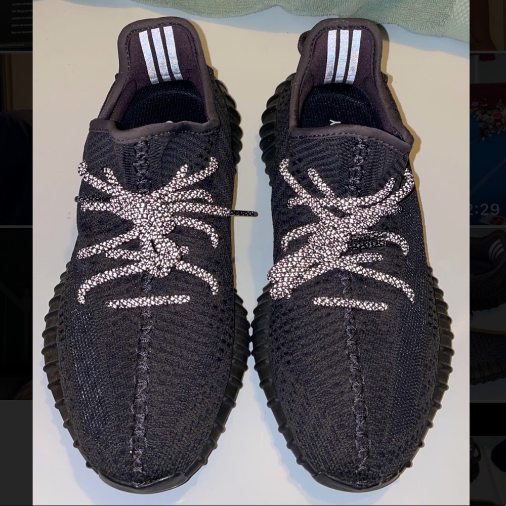 YEEZY BOOST 350 V2 'BLACK REFLECTIVE LACES WOMENS 8 MENS 7